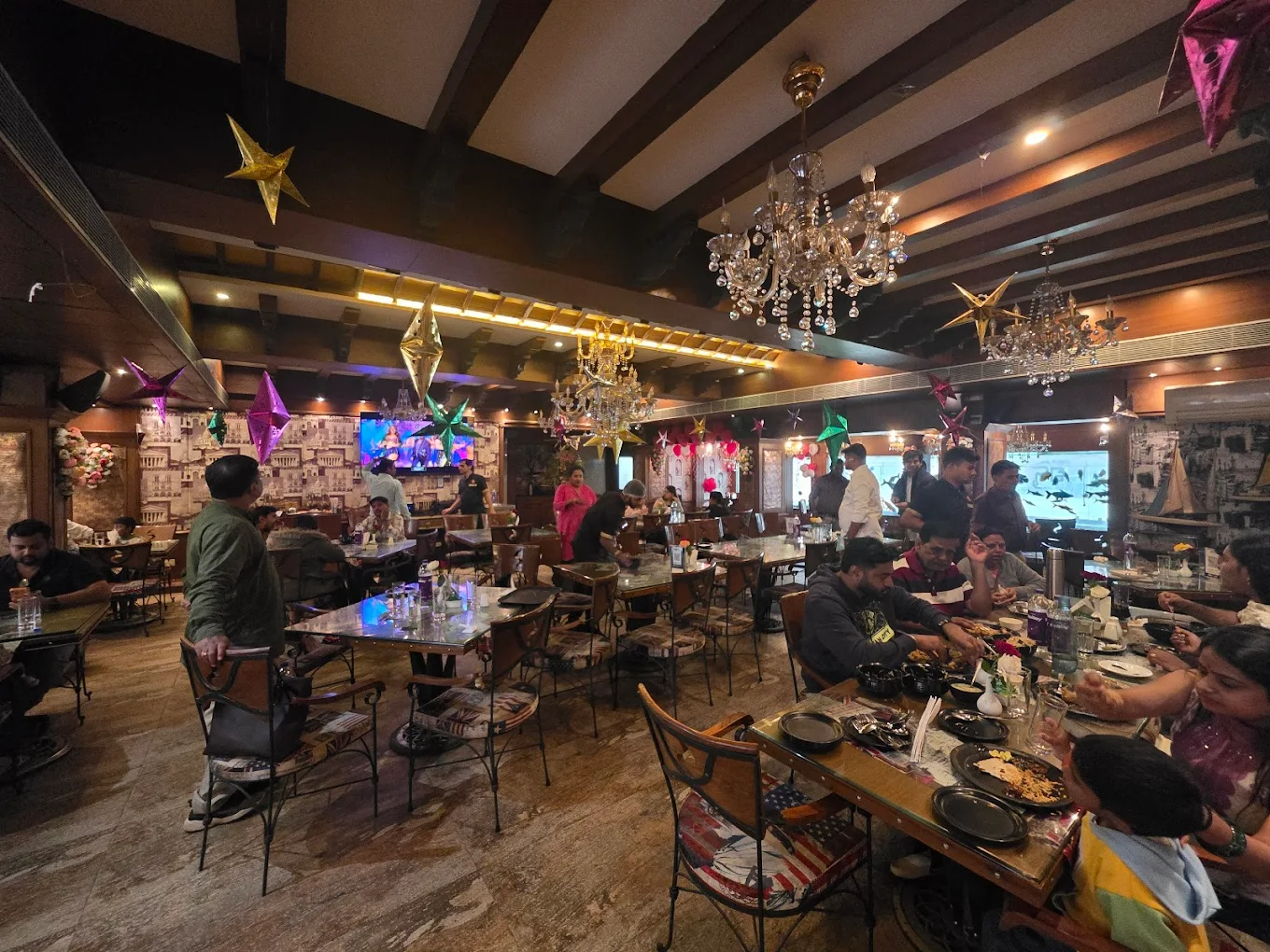 Golden Spoon dining view 03